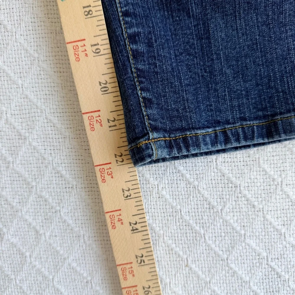 St. Johns Bay Stretch Straight Leg Jeans Medium Wash Blue Denim Size 8 708131